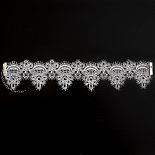 <strong>Кружевное ожерелье-чокер Delicati pizzi</strong> <br />
Нежно обхватывающая женскую шейку полоска тончайшегоPкружева. <div class="charTableblock"> </div> Кружевное ожерелье-чокер Delicati pizzi
Нежно обхватывающая женскую шейку полоска тончайшегоPкружева.