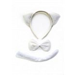 <strong>Набор Кошки белый 02867OS</strong> <br />
Набор состоит из ушек, бабочки и хвоста белого цвета. <div class="charTableblock"> </div> Набор Кошки белый 02867OS
Набор состоит из ушек, бабочки и хвоста белого цвета.