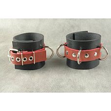 <strong>Чёрные не подшитые наручники с 3 сварными D-кольцами</strong> <br />
Наручники не подшитые.<div class="charTableblock"><div><span>Материал</span>: кожа</div><div><span>Производитель</span>: Beastly, Россия</div></div> Чёрные не подшитые наручники с 3 сварными D-кольцами
Наручники не подшитые.