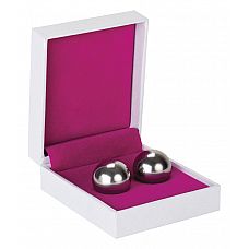 <strong>Серебристые вагинальные шарики Ben Wa Balls Heavy Weight Silver</strong> <br />
Металлические шарики среднего размера позволят не расслабляться вашим интимным мышцам, держа их в постоянном тонусе.<div class="charTableblock"><div><span>Материал</span>: металл</div><div><span>Диаметр, см</span>: 2.20</div><div><span>Диаметр, см</span>: 2</div><div><span>Производитель</span>: Shots Toys by Shots Media BV, Нидерланды</div></div> Серебристые вагинальные шарики Ben Wa Balls Heavy Weight Silver
Металлические шарики среднего размера позволят не расслабляться вашим интимным мышцам, держа их в постоянном тонусе.