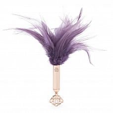������� �������� Cherished Collection Feather Tickler - 24 ��. 
�� ���, ��� �� �� ���������� ������� �����, ����� �������� � ���, ��� ��� ����� �������� �� ������ ������������ ����.